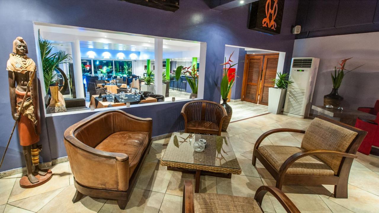 Residence Hoteliere Du Phare Либревил Екстериор снимка