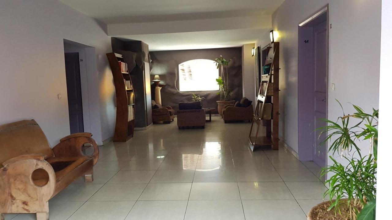 Residence Hoteliere Du Phare Либревил Екстериор снимка