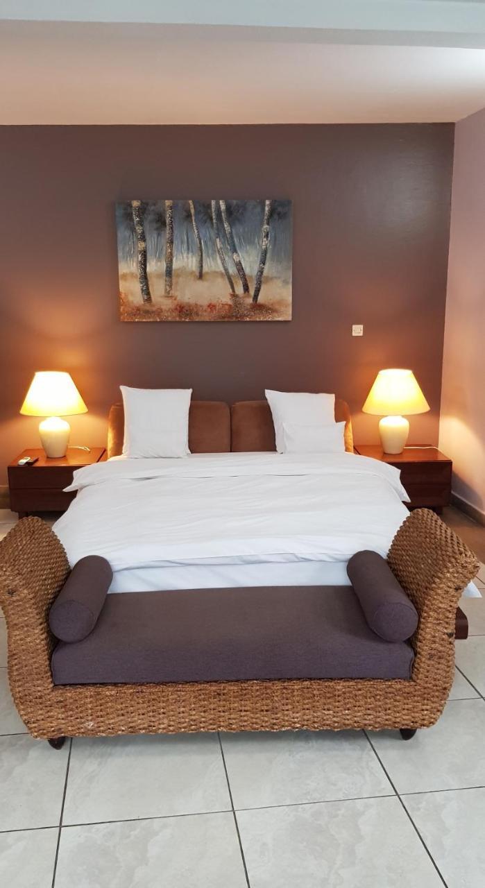 Residence Hoteliere Du Phare Либревил Екстериор снимка