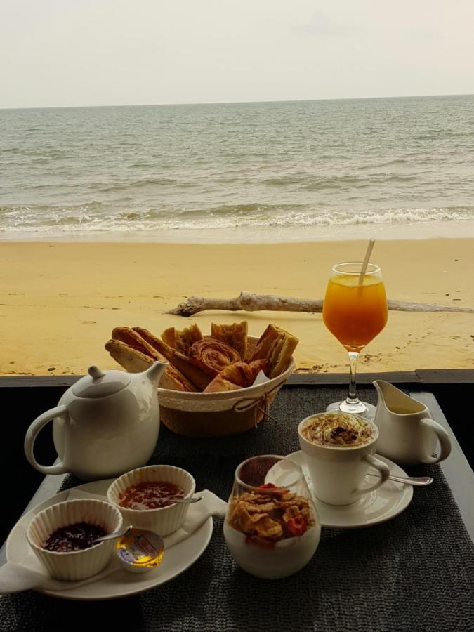 Residence Hoteliere Du Phare Либревил Екстериор снимка